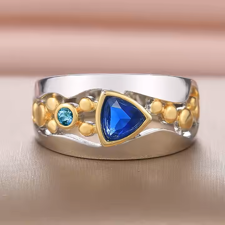 Vintage Blue Crystal Ring - PlumOnyx