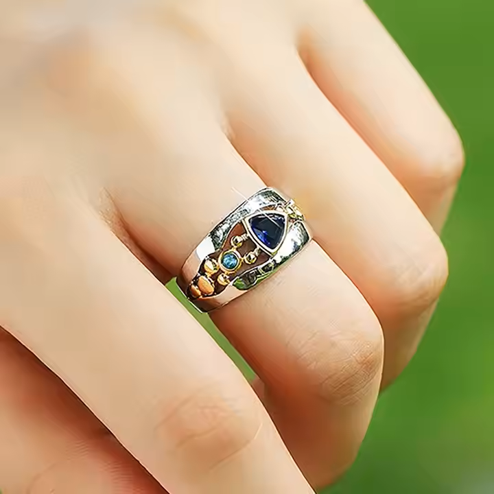Vintage Blue Crystal Ring - PlumOnyx