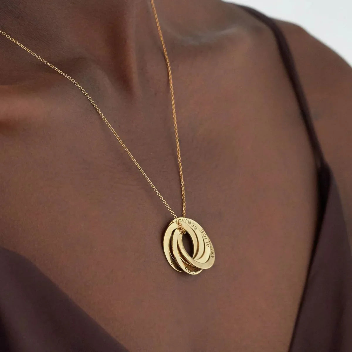 Family Personalized Russian Rings Circle Pendant Necklace - PlumOnyx