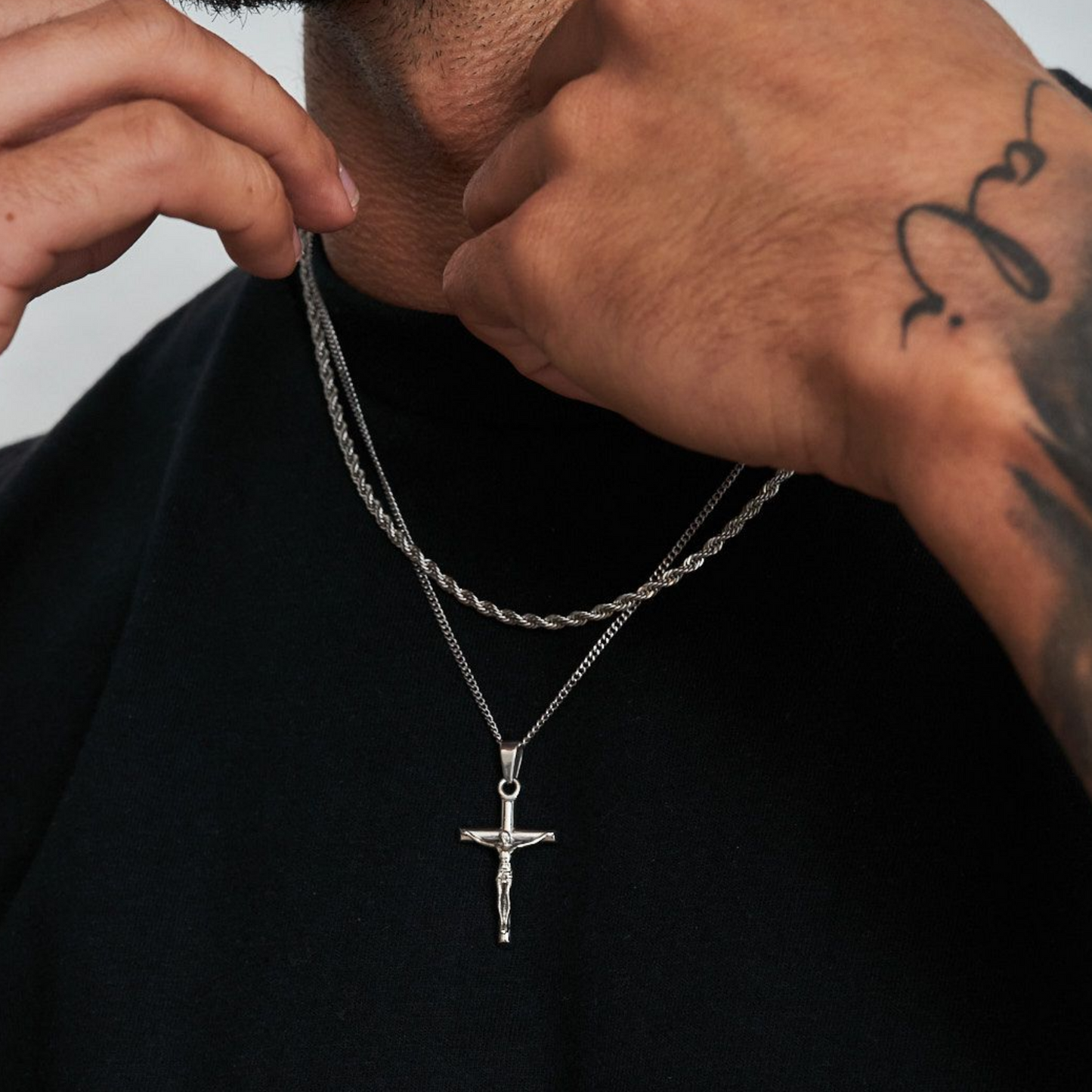 18K Gold Plated Compass North Star Stainless Steel Men's Anchor Necklace - PlumOnyx