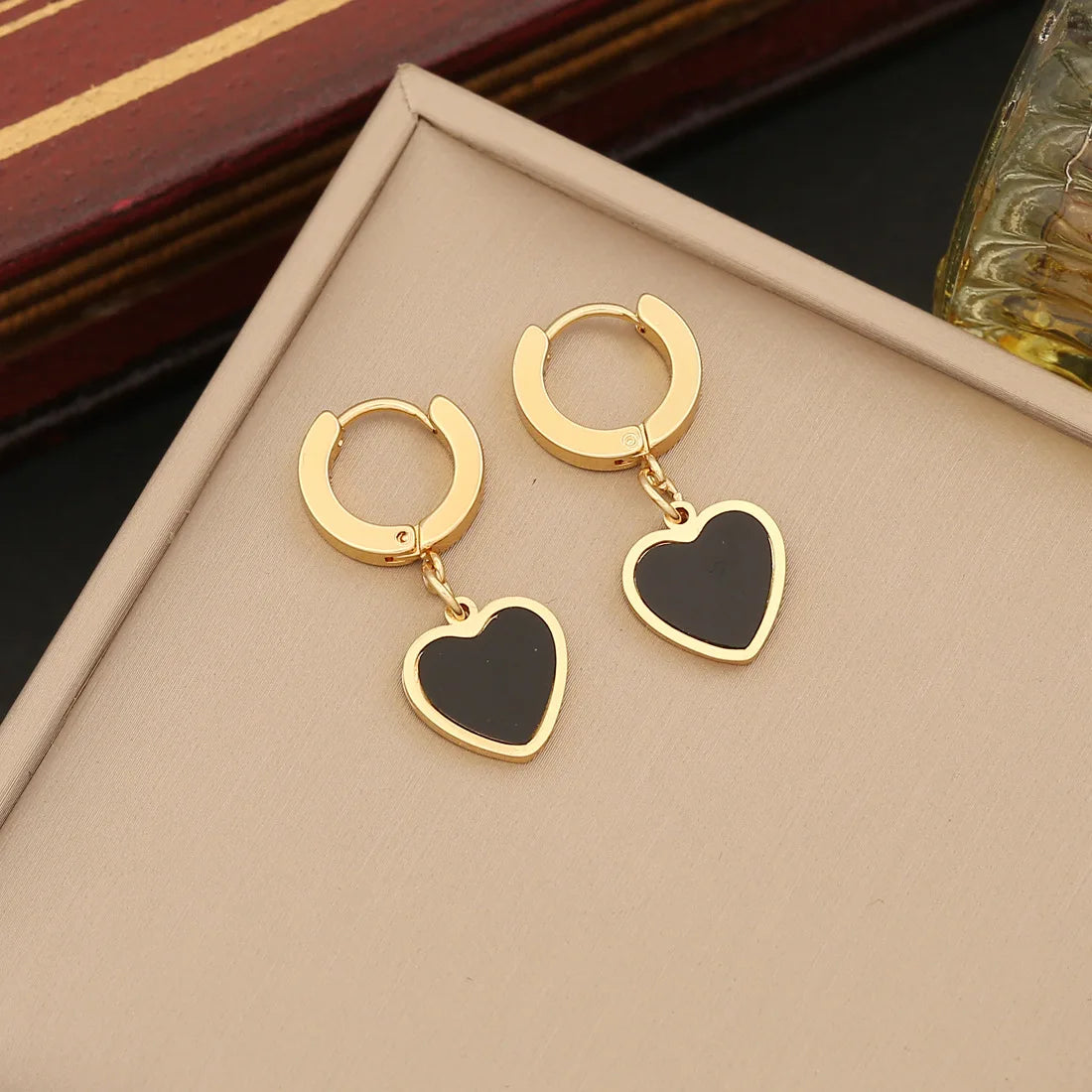 3 Pcs Set 316L Stainless Steel 18k Gold Plated Black White Heart Jewelry Set - PlumOnyx