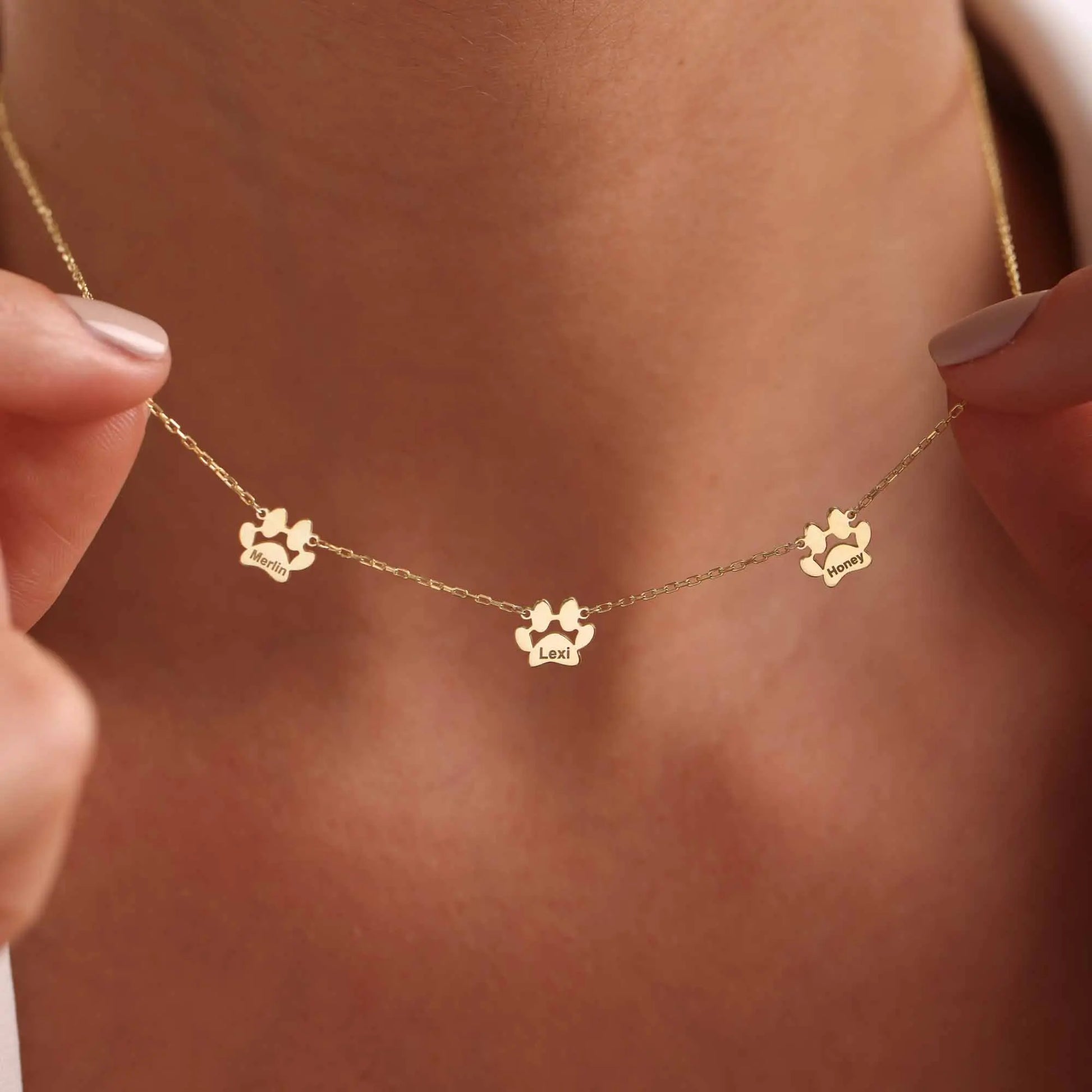 Personalized Charm Paw Print Name Necklace – 18K Gold Stainless Steel - PlumOnyx