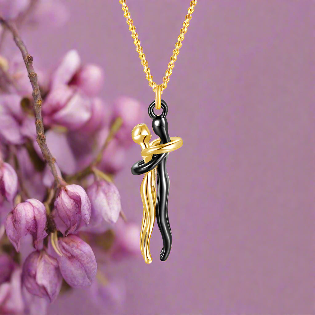 18k Gold Embrace Charm Necklace – Couple Chain Choker - PlumOnyx