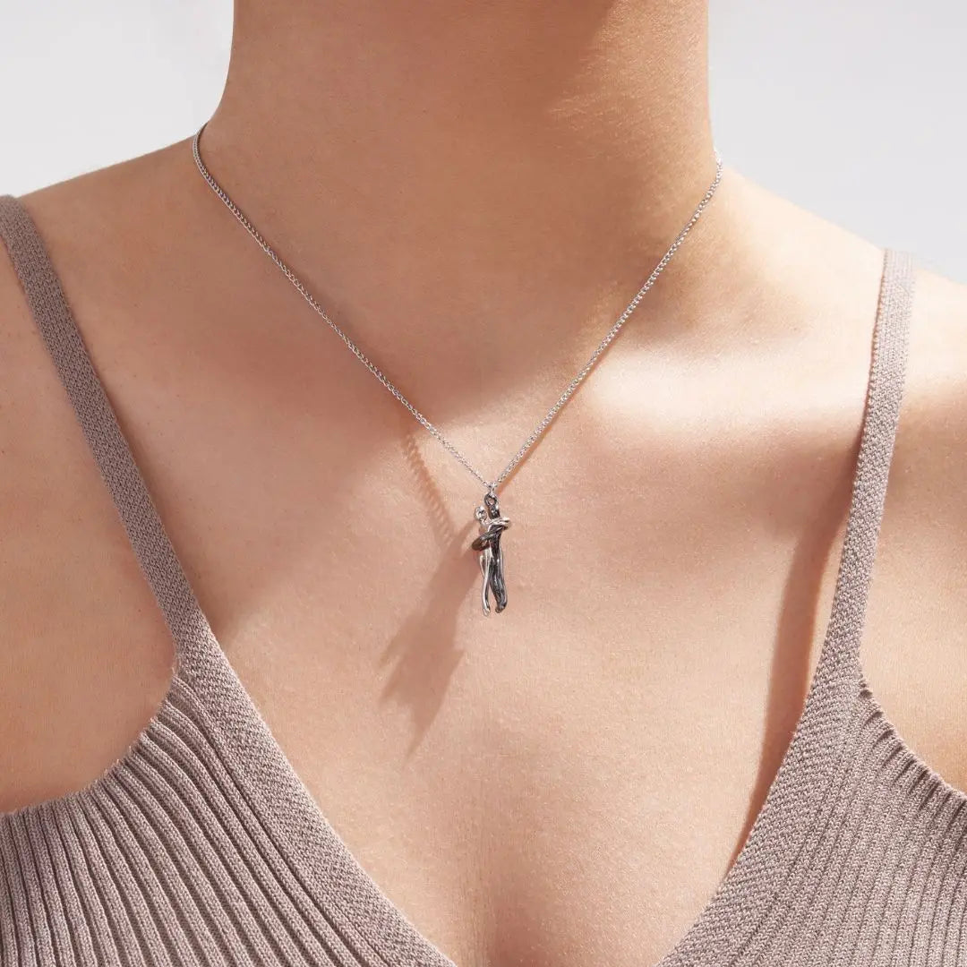 18k Gold Embrace Charm Necklace – Couple Chain Choker - PlumOnyx
