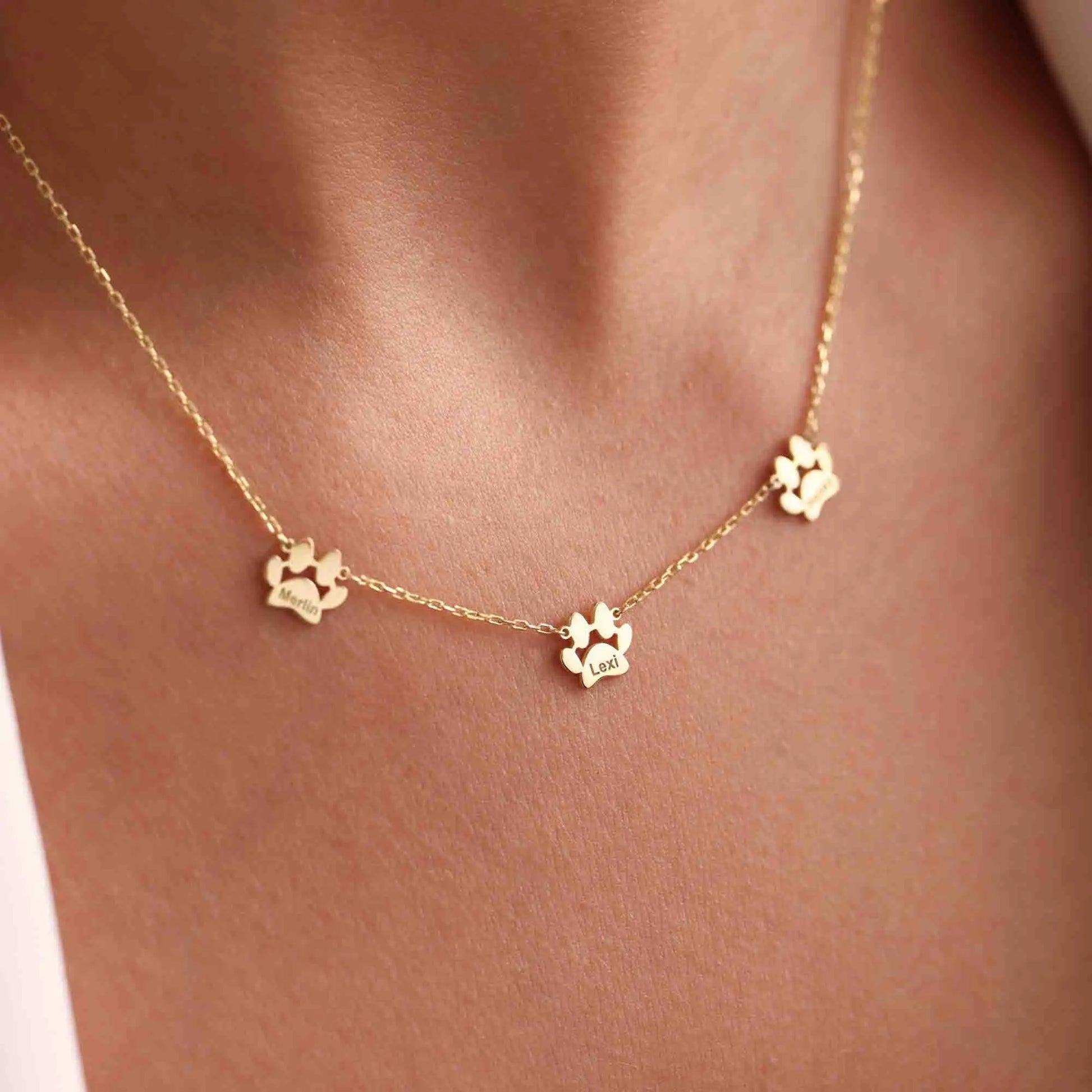 Personalized Charm Paw Print Name Necklace – 18K Gold Stainless Steel - PlumOnyx